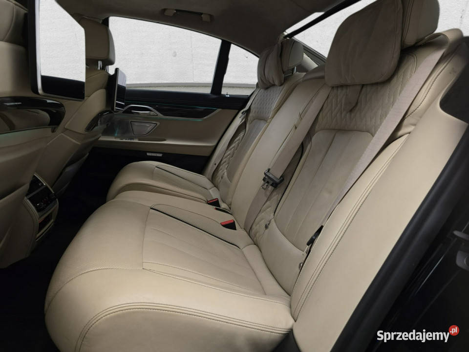 BMW 750 G12 2015 Komorniki