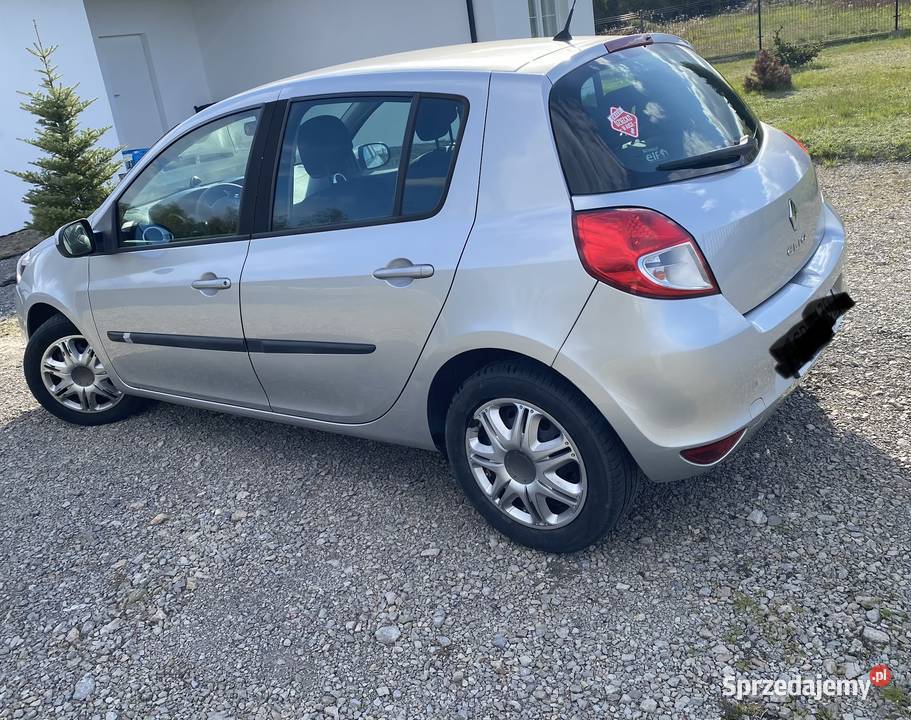 Renault Clio 2011 Rok produkcji 2011 podkarpackie Cmolas sprzedam