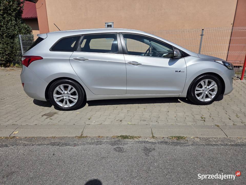 SPROWADZONYBENZYNAŁAŃCUCH ROZRZĄDUKLIMATYZACJA 169000km Zamość