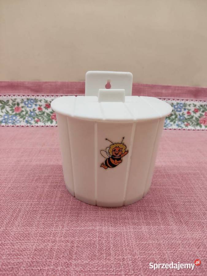 Pojemnik plastikowy biały na ścianę z naklejką