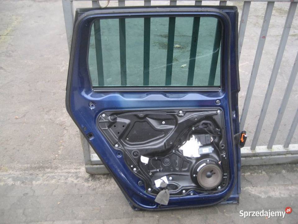 vw passat b6 kombi 0510r drzwi tył lewe kod LA5E osobowe Rakoniewice sprzedam