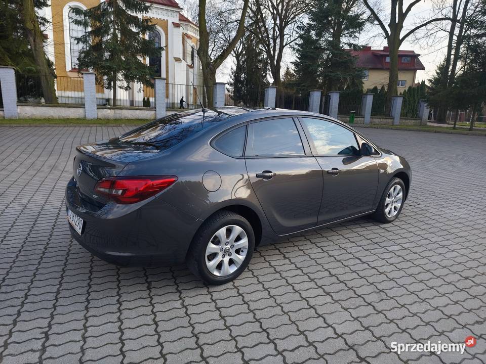 Opel Astra J sedan lift 16cdti 110 2015r Bez ad Zamość