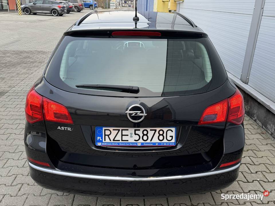 Opel Astra J 14 Turbo 120 2014r 152 505 Kombi Rzeszów