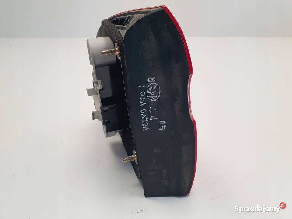 LAMPA PRAWA Volvo V40 I lift 9904r TYLNA prawy Chełm