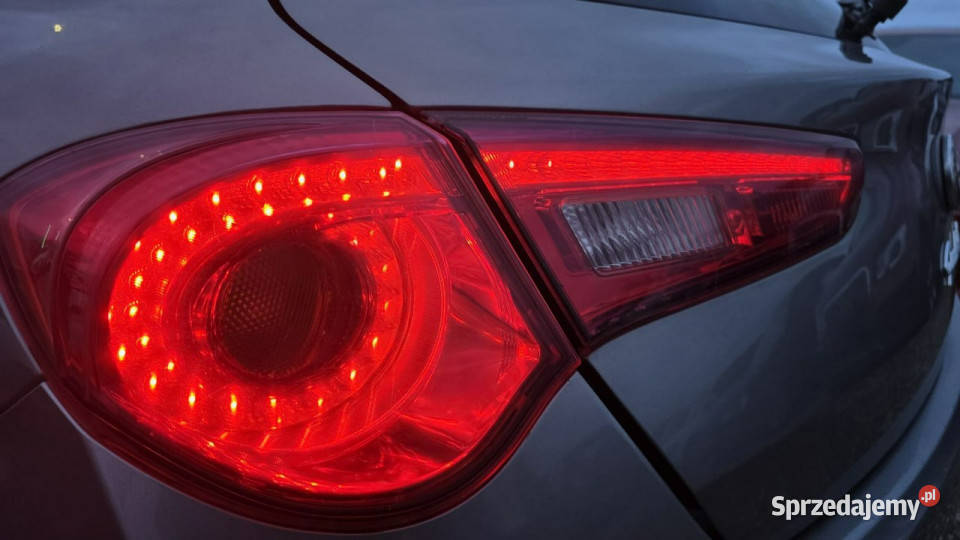 Alfa Romeo Giulietta ledy climatronic super stan szary Lębork