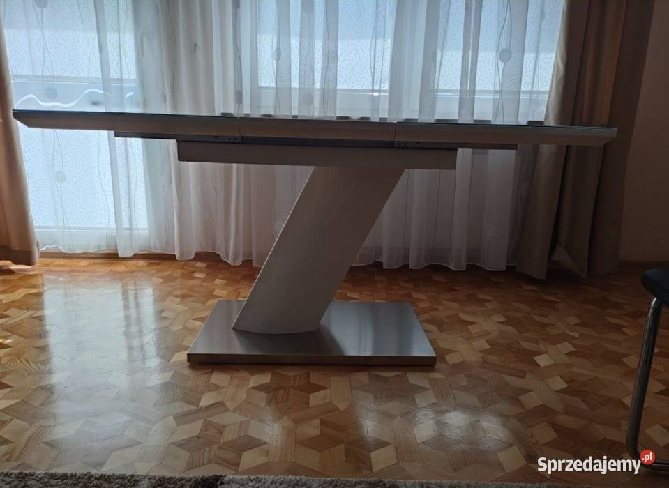 Stół rozkładany ze szklanym blatem stan Meble Sandomierz