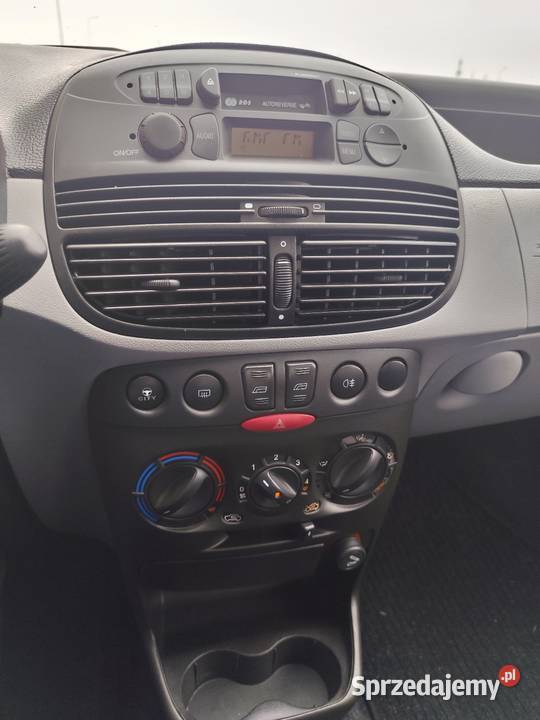 Fiat Punto 12 BenzStan niebieski Łuków