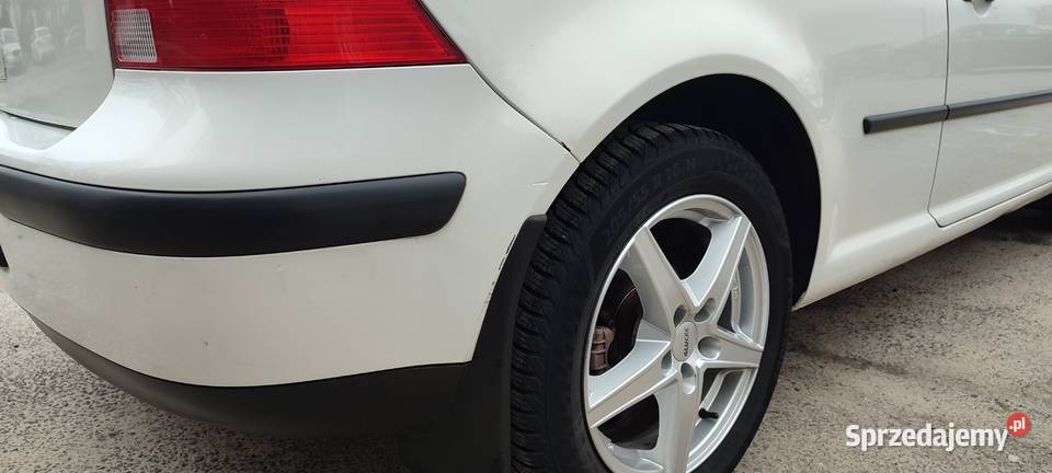 Volkswagen Golf IV 14 75 BCA do negocjacji Rok produkcji 2003