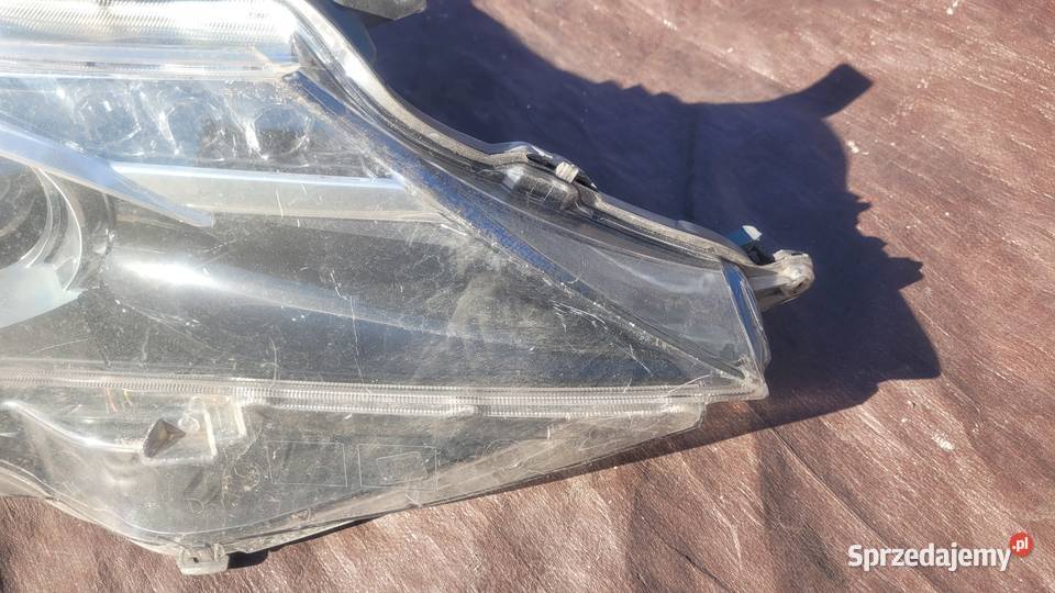 TOYOTA AURIS II REFLEKTOR PRAWY LAMPA PRAWA osobowe Części samochodowe Ruda Śląska