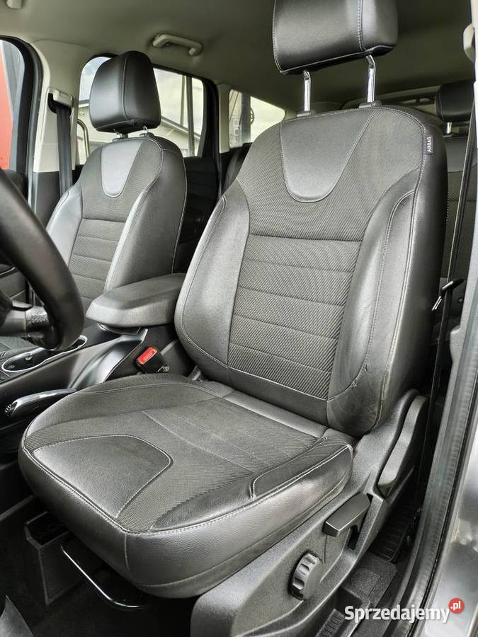 Ford Kuga Titanium Napęd 4x4 Bogate Wyposażenie aluminiowe felgi Zarszyn sprzedam