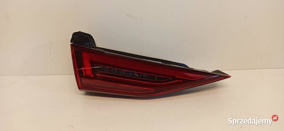AUDI A3 8Y LAMPA LEWY TYŁ W KLAPE 8Y0945307