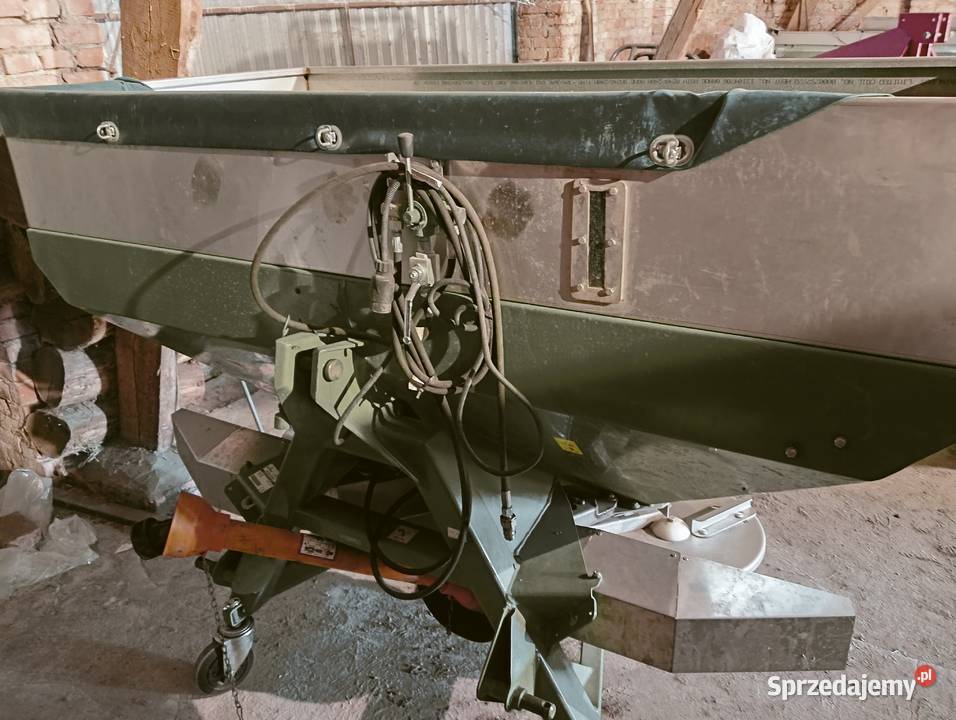 Rozsiewacz nawozu Sipma pojemność 1300 nadstawka Maszyny rolnicze kujawsko-pomorskie Radzyń Chełmiński