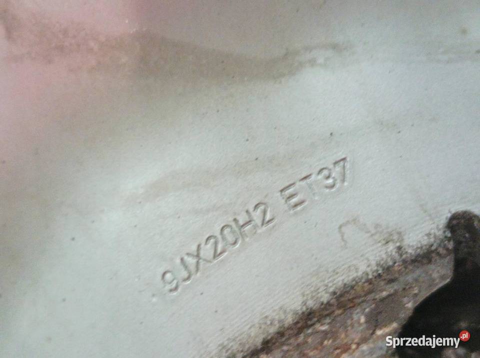 FELGA ALUMINIOWA R20 5X112 ET37 OC65MM 9JX20H2