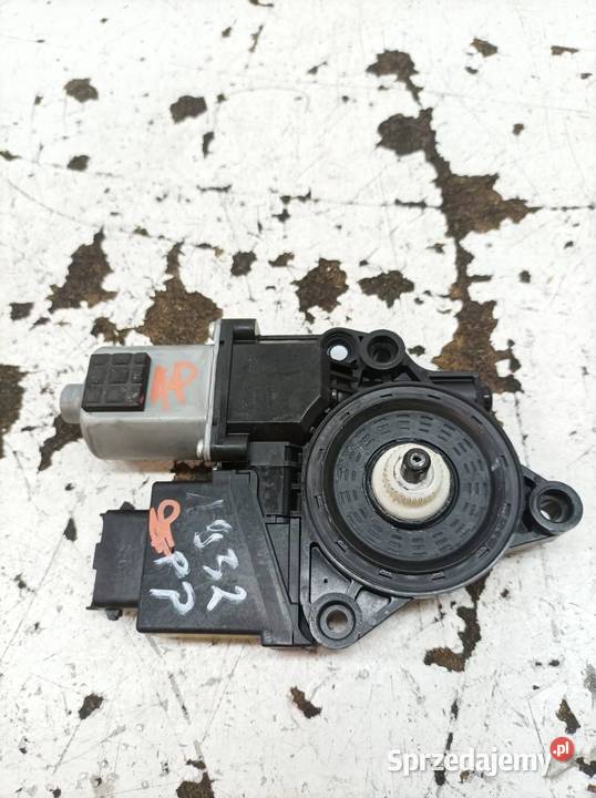 SILNICZEK SZYBY PRAWY PRZÓD 826460D7010 Hyundai