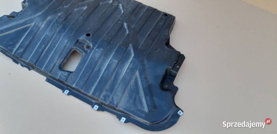 MERCEDES AKLASA W177 OSŁONA PŁYTA POD SILNIK Trzciel sprzedam