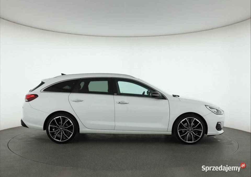 Hyundai i30 16 CRDi światła LED mazowieckie Piaseczno sprzedam