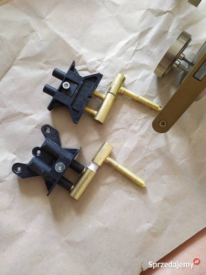 Zamek Abloy kpl z klamką i zawiasami 2 Rumia