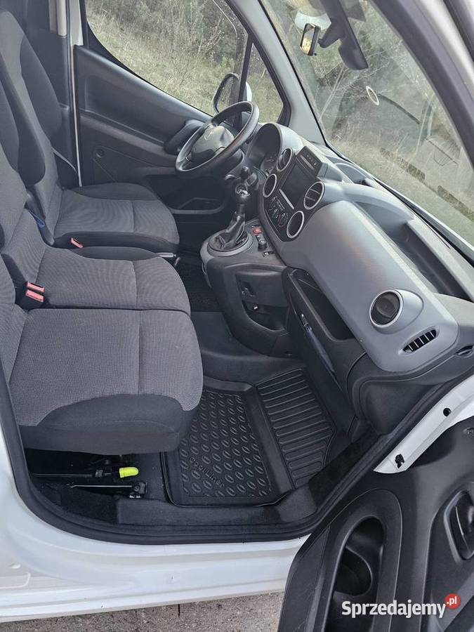 Peugeot Partner 16 Hdi 3osobowy Navi Rok produkcji 2017 Koluszki