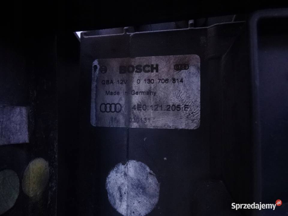 4E0121205F AUDI A8 D3 37 42 PAS PRZEDNI CHLODNIC Przemęt
