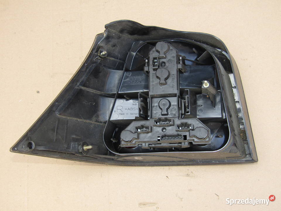 LAMPA TYLNA PRAWA VW GOLF IV 148186 MagicColorus Mysłaków sprzedam