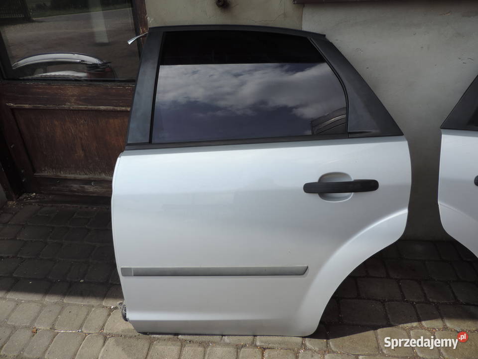 FORD FOCUS MK2 HB 5D DRZWI LEWY TYŁ KOLOR O3 Rok produkcji 2005