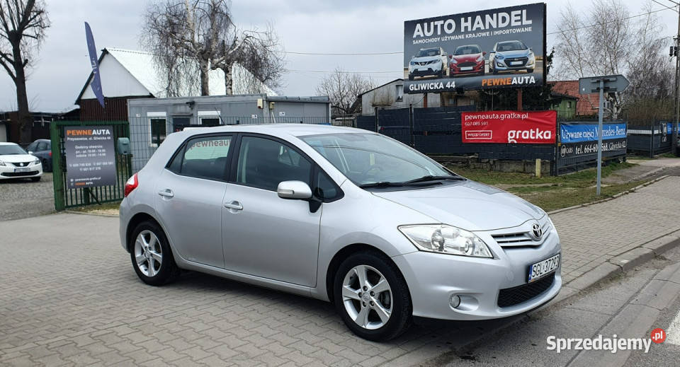 Toyota Auris 6 światła przeciwmgielne