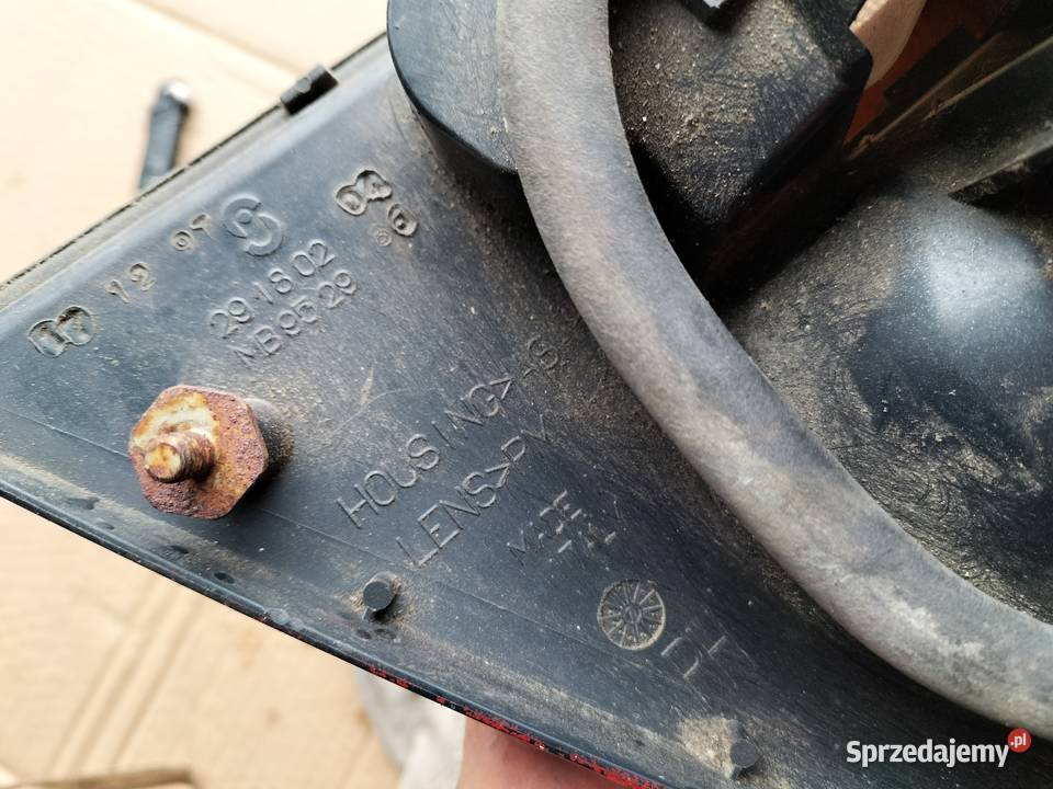 LAMPA TYŁ TYLNA KLAPA Mitsubishi Carisma Kamień-Kolonia