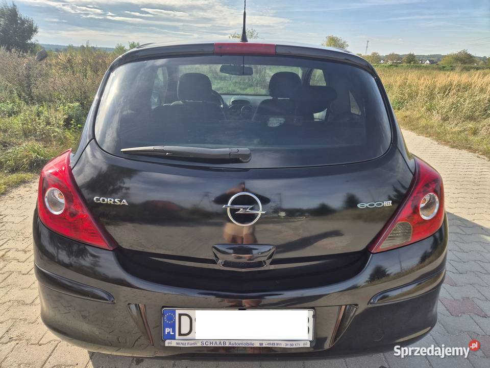 Opel Corsa D 2011 Wersja Limited Edition 111