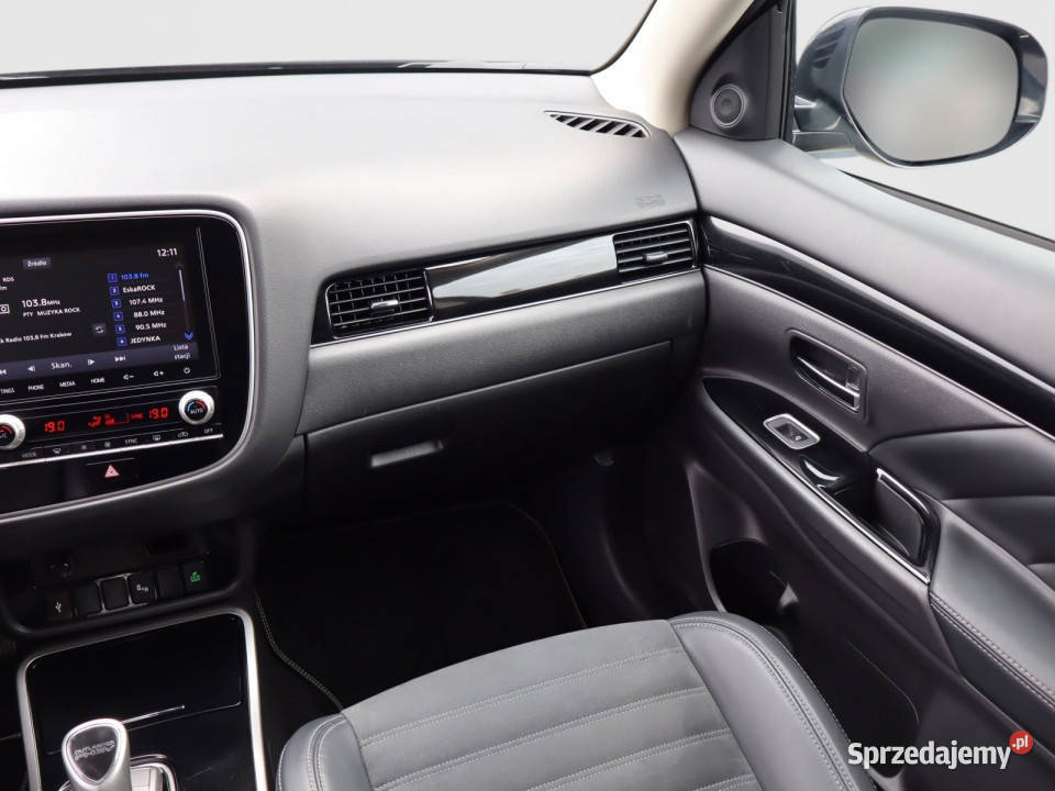 Mitsubishi Outlander 24 PHEV podgrzewane fotele Katowice