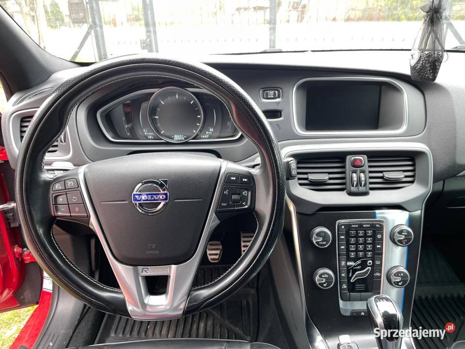 Volvo V40 rdesign 20 D4 2015r prywatne wielofunkcyjna kierownica Przysucha