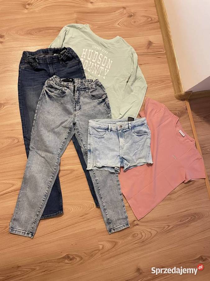 Worek z dziewczęcymi ubraniami Ryjewo