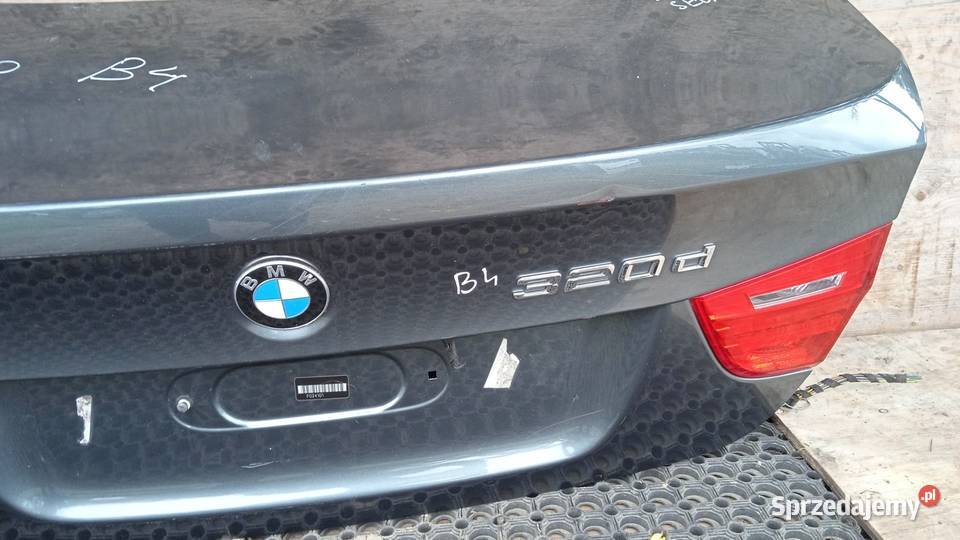 BMW E90 FL SEDAN KLAPA TYŁ A81 Karoseria