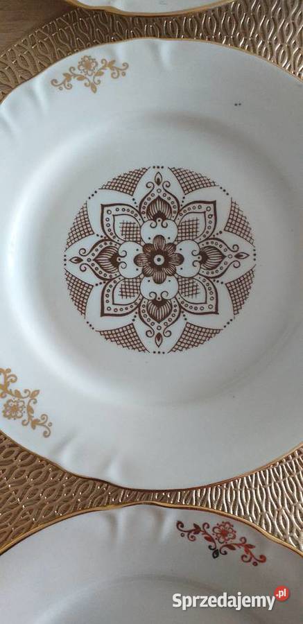 Talerzyki deserowe sygnowane Porcelana i szkło