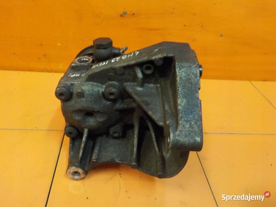 IVECO 23 HPI EURO 5 13r 106 F1AE3481A pompa osobowe Suków