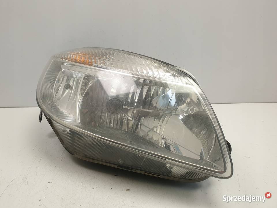 LAMPA PRAWA Skoda Praktik PRZEDNIA prawy przód Rudka