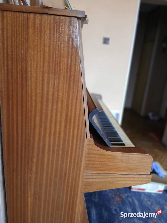 Sprzedam pianino w stanie Instrumenty klawiszowe i MIDI Gliwice