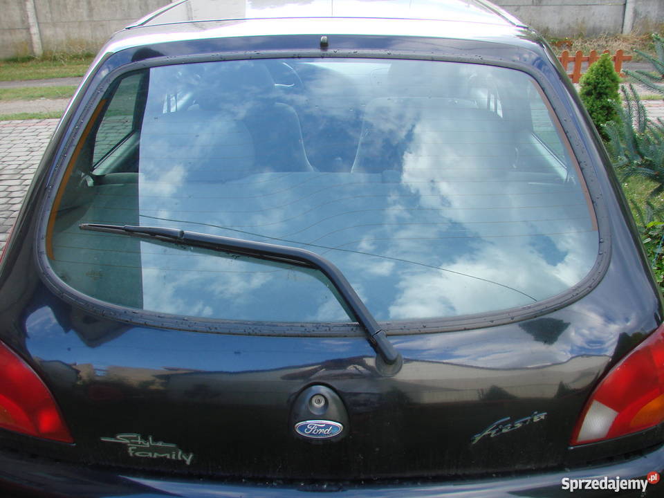 Ford Fiest 5 drzwi czarny części drzwi maska świętokrzyskie Skarżysko-Kamienna sprzedam