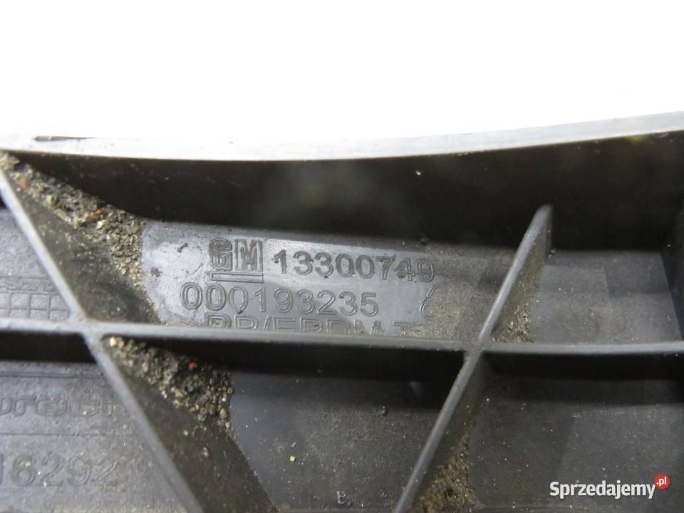 ŚIZG PRAWY ZDERZAK TYŁ ZAFIRA C 13300749 osobowe Zderzaki sprzedam