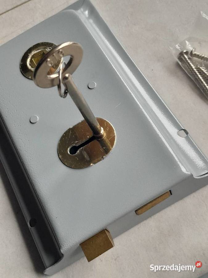 Zamek wierzchni w stylun retro Sterling SRL002