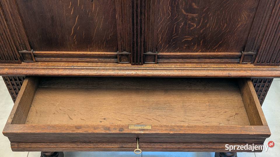 Dębowa szafabieliźniarka neorenesansowasklep śląskie Dąbrowa Górnicza