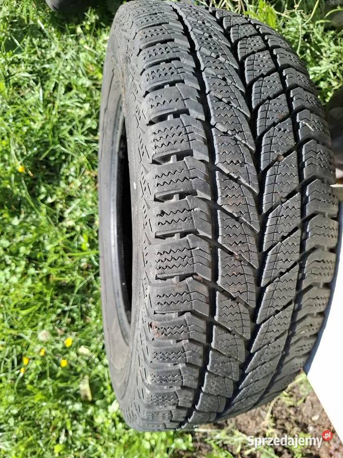 Opony do Busa zimowe 2256516C 225