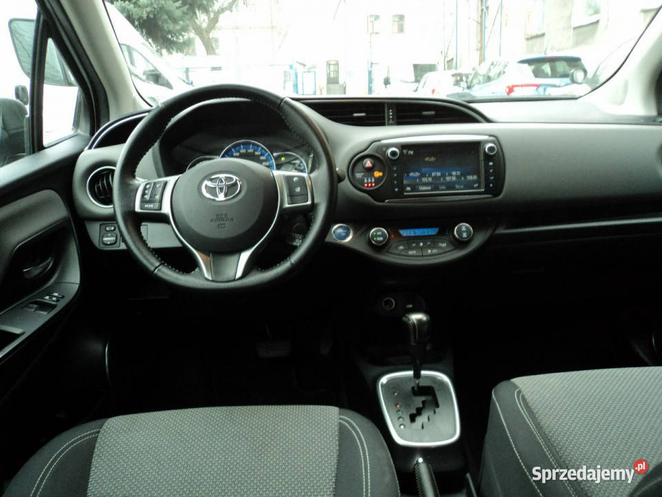 Toyota Yaris sprzedam ładną TOYOTE YARIS z 2015r centralny zamek Lublin sprzedam