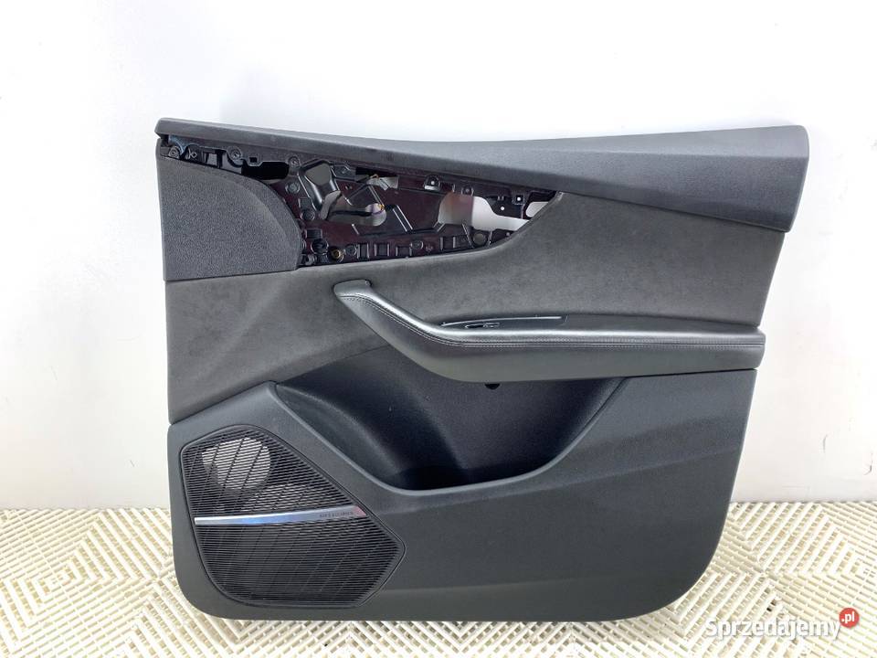 BOCZEK DRZWI PRAWY PRZÓD AUDI Q8 SUV TAPICERKA