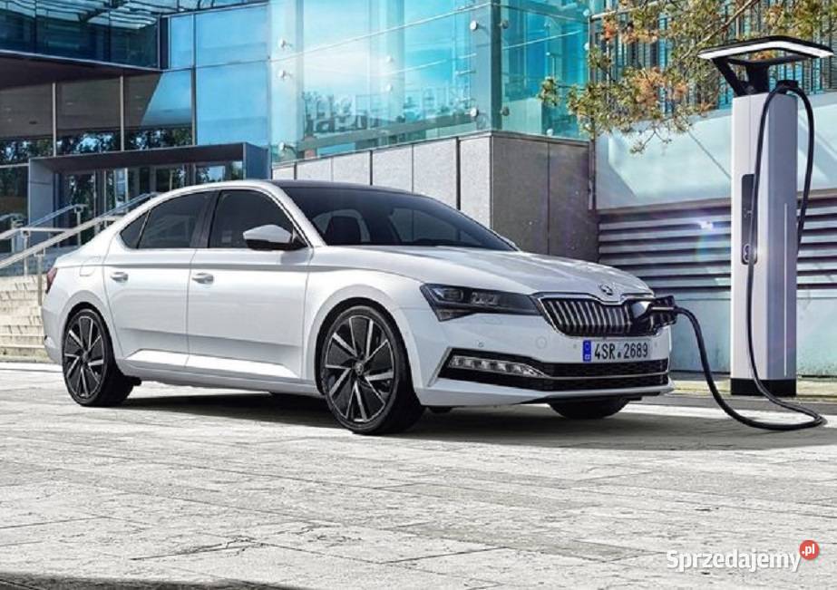 ŠKODA SUPERB HYBRID-125 LAT ŠKODA AUTO + Domek letniskowy