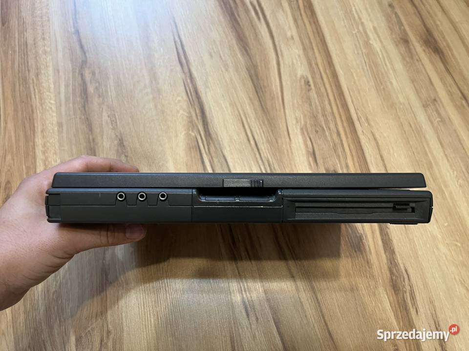 Zabytkowy laptop Compaq Armada 4100 Pentium Intel Pentium M Brzana