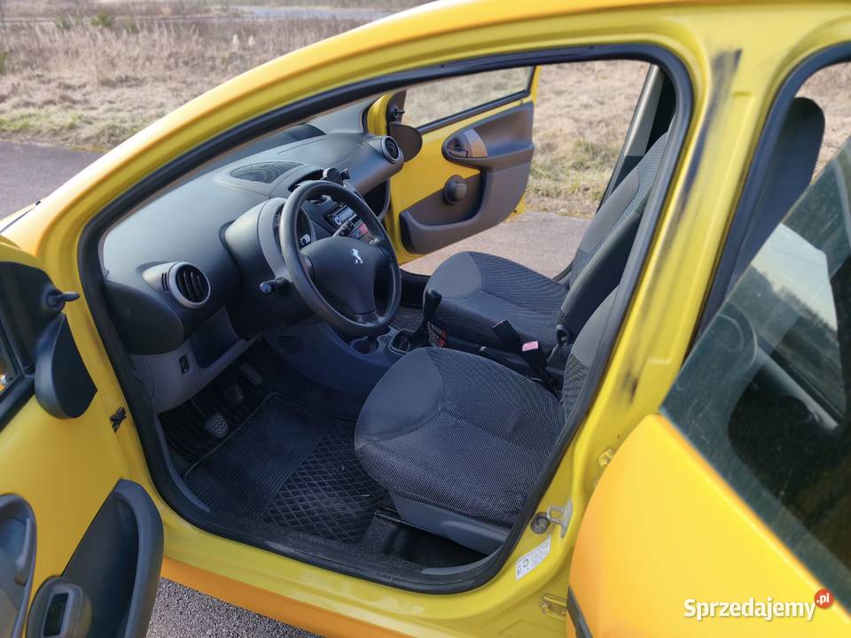 2006 Peugeot 107 10 50kW żółty 107 Dębe Wielkie