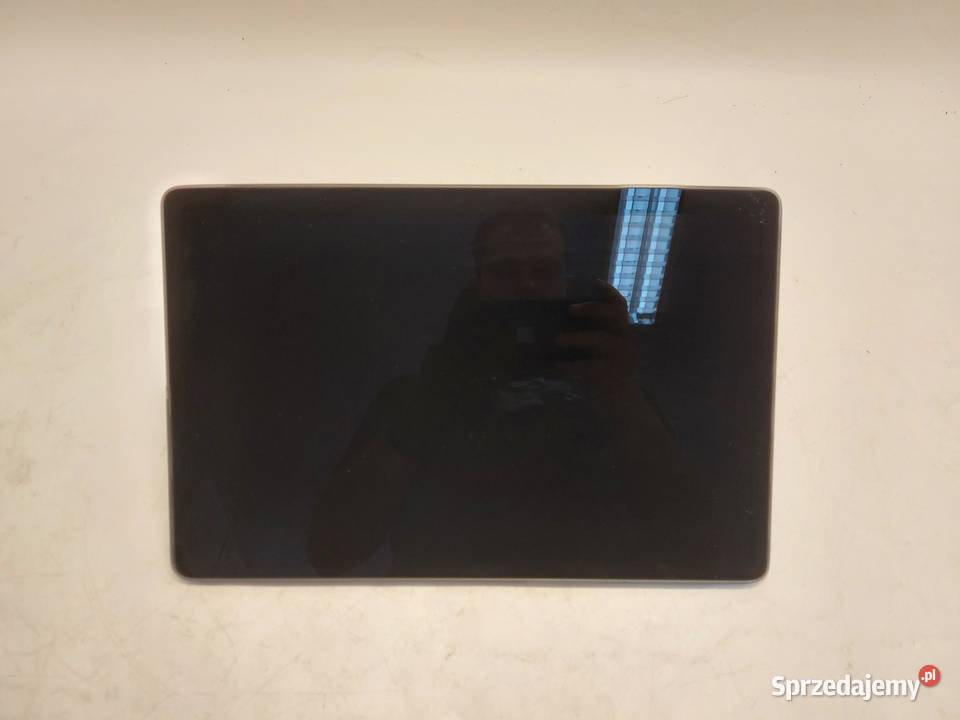 TESLA MODEL Y 2024r MONITOR WYŚWIETLACZ