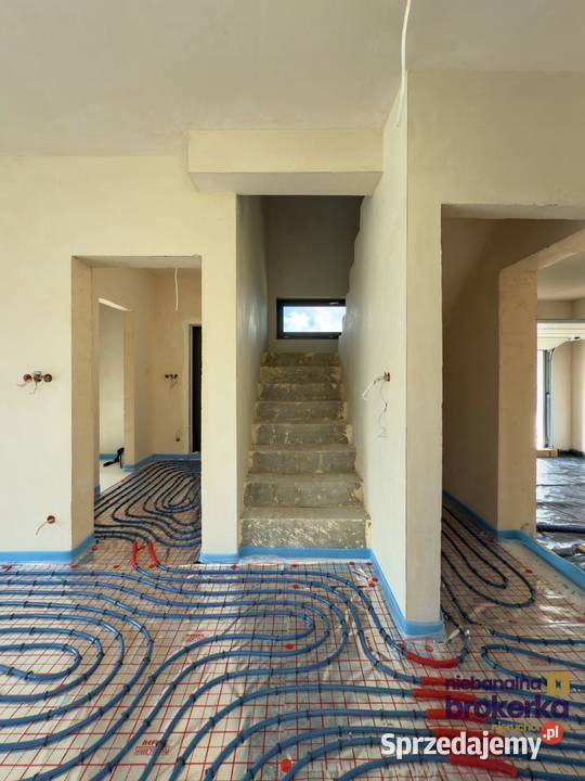 Dom piętrowy z 4sypialniami I przestrzeń i 174m2 Głuchów