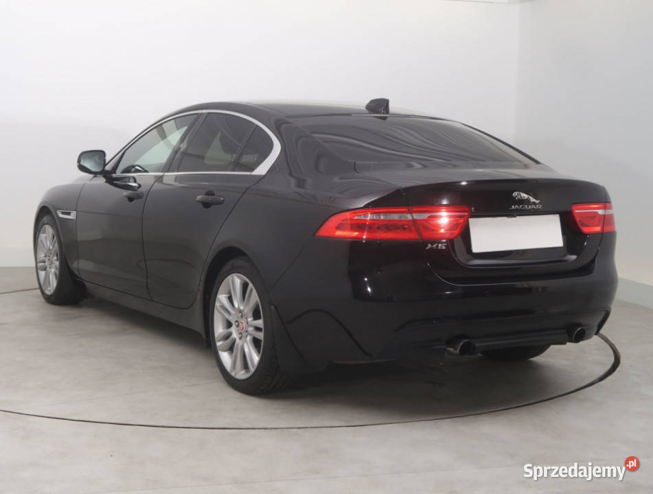 Jaguar XE 25t Sedan / Limuzyna Bielany Wrocławskie