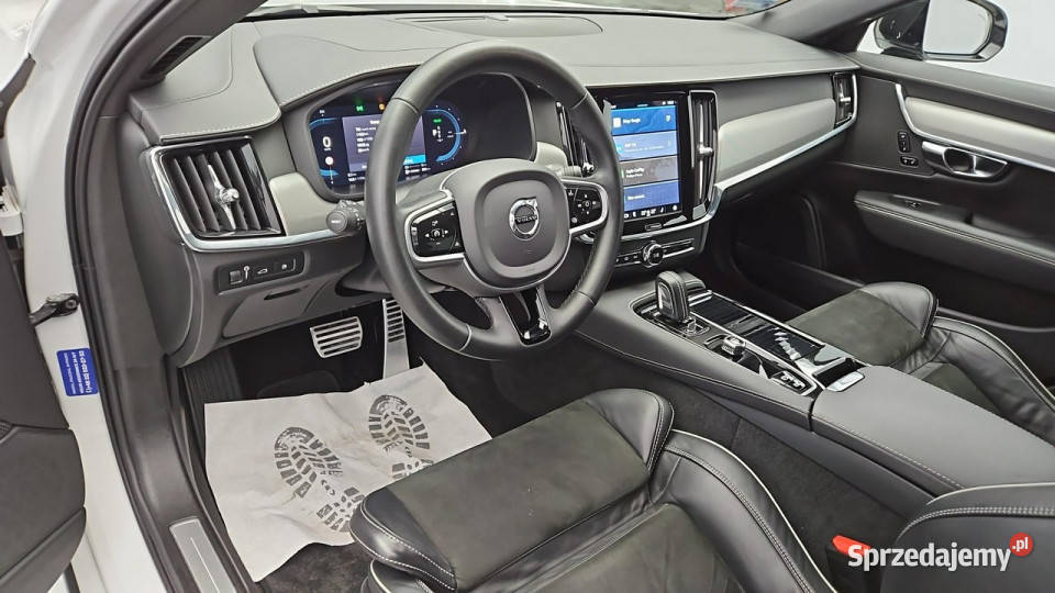Volvo V90 AWD PlugIn Hybrid RDesign Z Polskiego komputer pokładowy